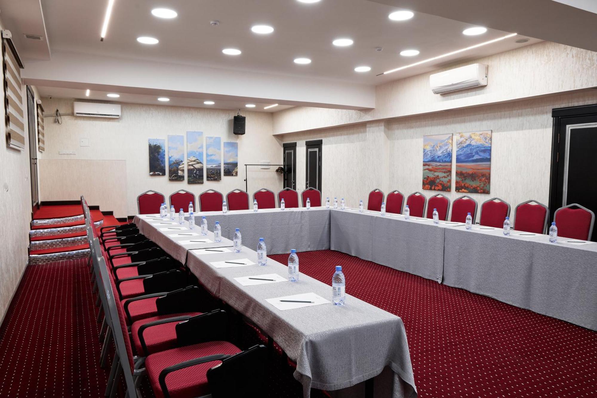 Megapolis Hotel Shymkent Exterior photo