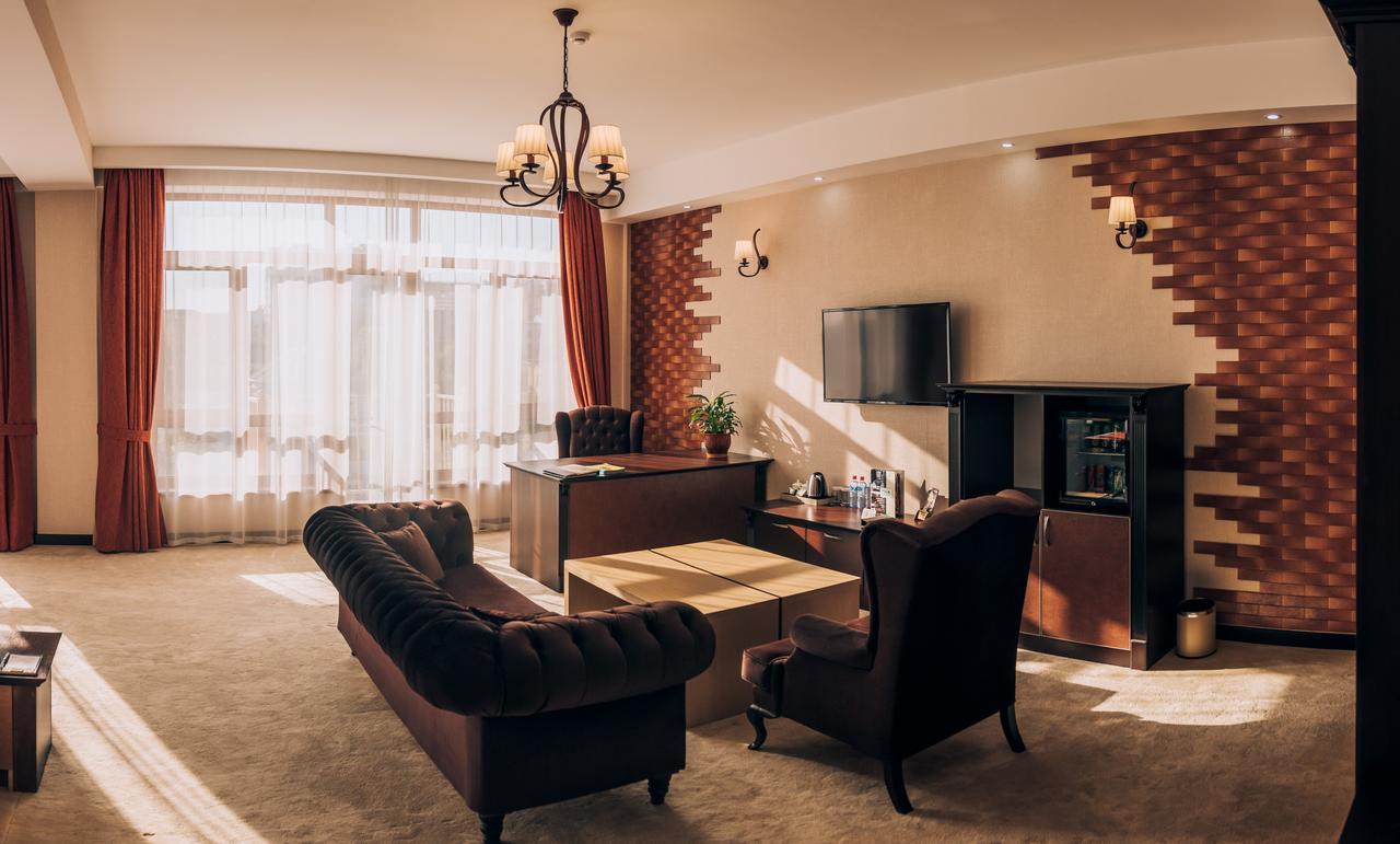 Megapolis Hotel Shymkent Exterior photo