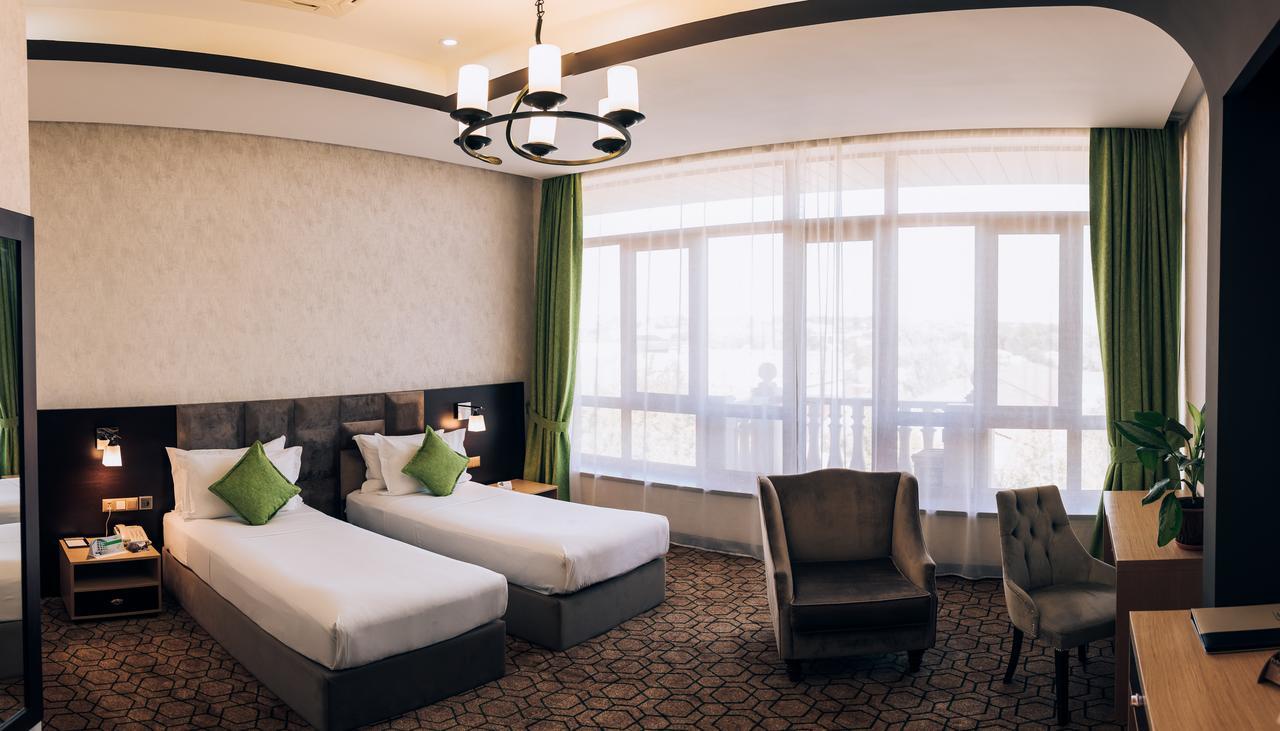Megapolis Hotel Shymkent Exterior photo