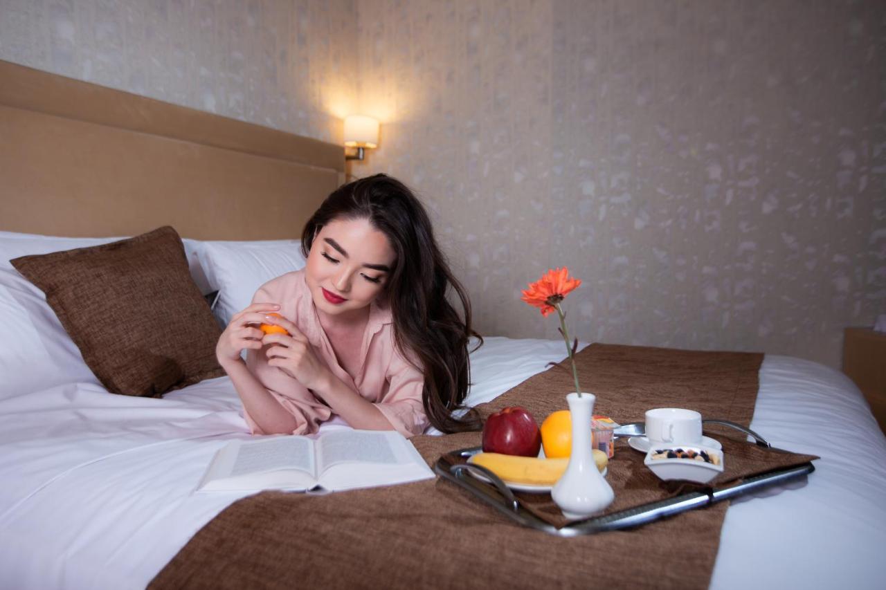 Megapolis Hotel Shymkent Exterior photo